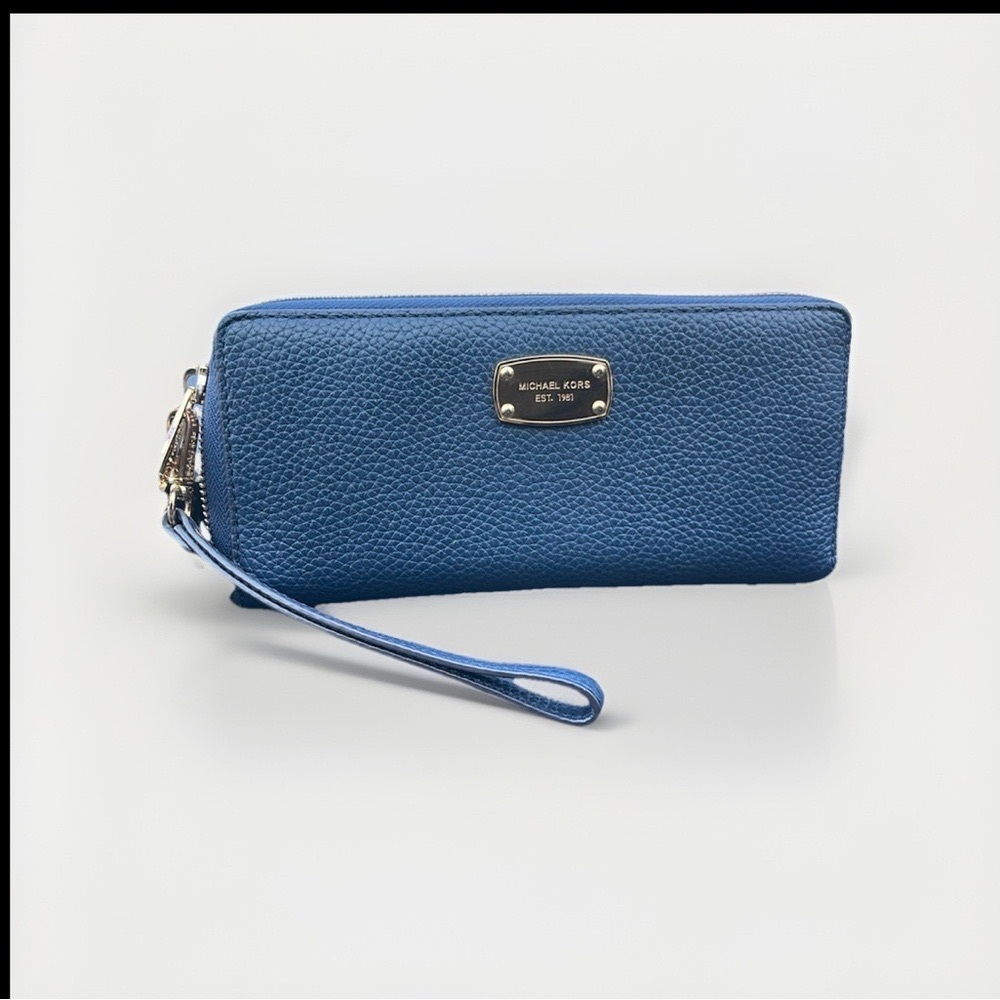 Michael Kors Womens Jet Travel Conrinental Zip Around Wallet Wristlet Leather.